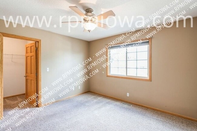 Building Photo - 1114 SE Birch Ln