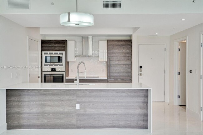 Building Photo - 301 Altara Ave