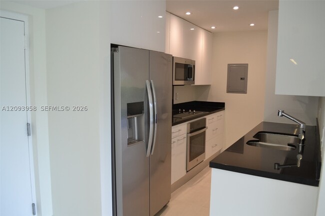 Building Photo - 255 Galen Dr