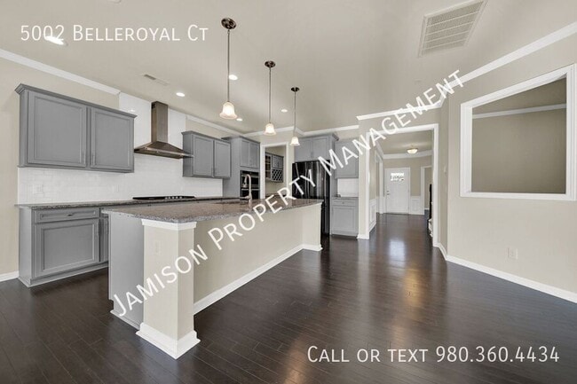 Building Photo - 5002 Belleroyal Ct