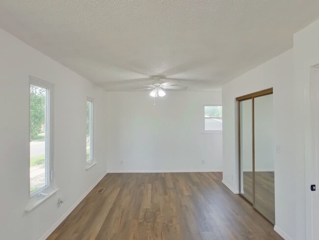 Building Photo - 4027 Danbury St