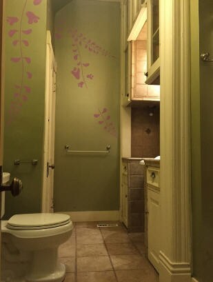 Bathroom with washer dryer - 1631 Main St