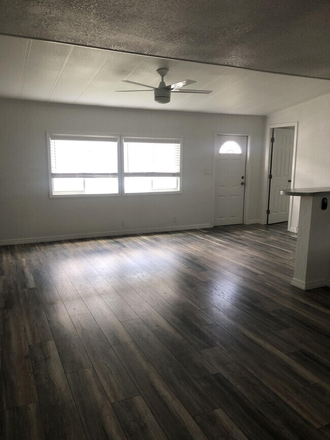 Building Photo - 522 Egret Cir