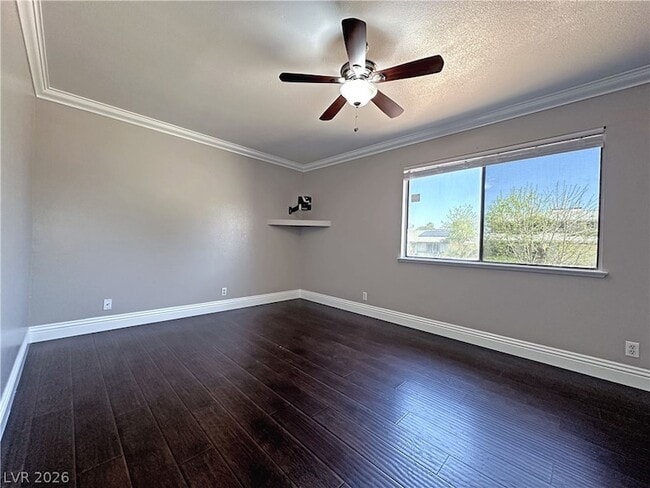 Building Photo - 2414 La Casa Dr