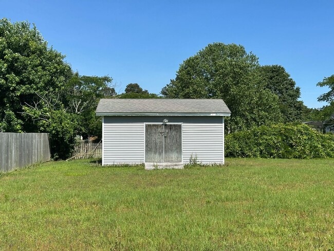 Building Photo - Inviting 3 Bed 2 Bath House