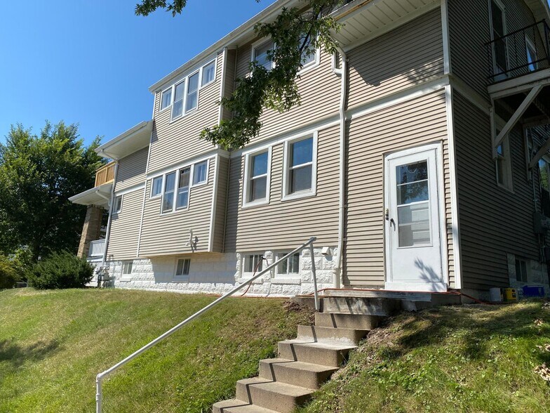 Building Photo - 3902 N Frederick Ave