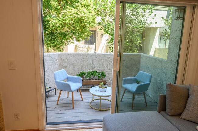 Building Photo - 8450 Via Sonoma