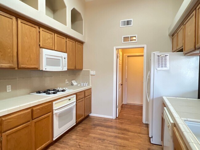 Building Photo - NORTHWEST BAKERSFIELD