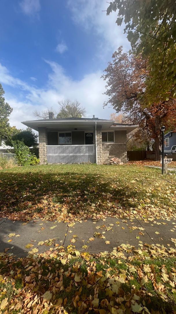 Building Photo - 3 Bedroom/2 Bathroom Home in Salt Lake City