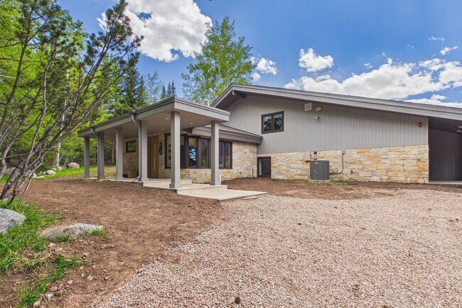 Building Photo - 45 Glen Eagles Rd