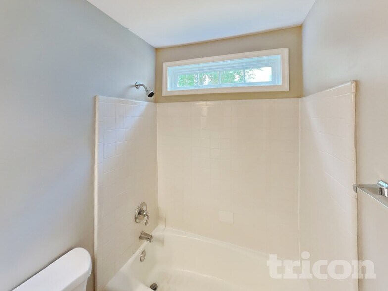 Building Photo - 3589 Bent Trace Dr