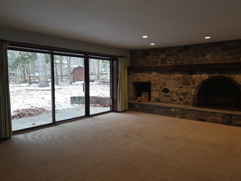 Building Photo - 197 Winchester Dr