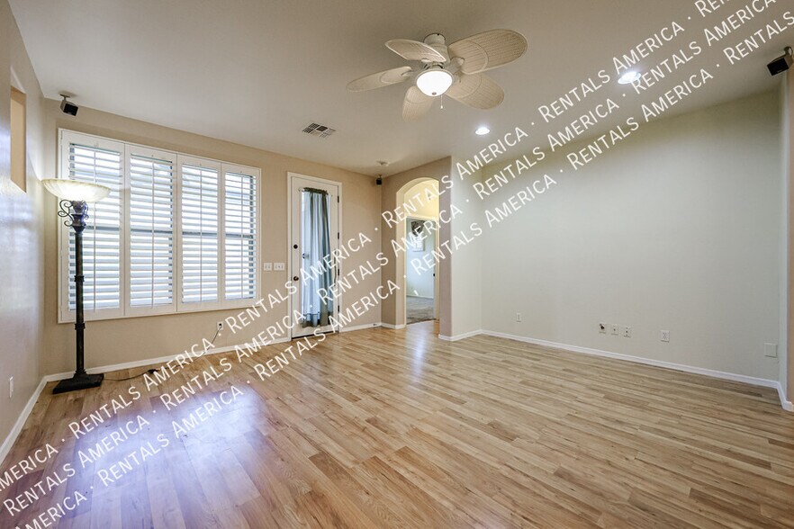 Building Photo - 30984 N Obsidian Dr