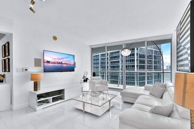 Building Photo - 475 Brickell Ave