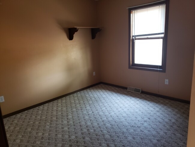 Building Photo - 2511 Thomas Ct