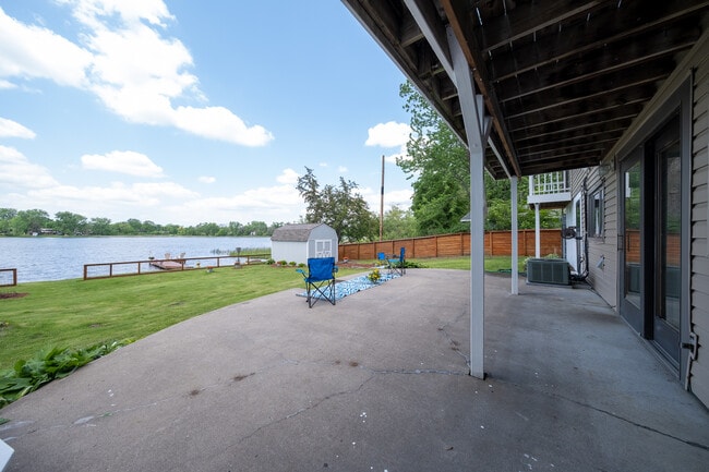 Building Photo - 8564 Lincoln St