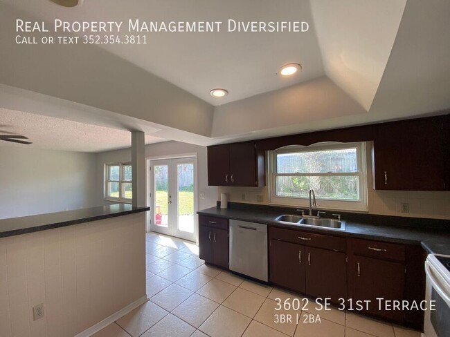 Building Photo - 3602 SE 31st Terrace