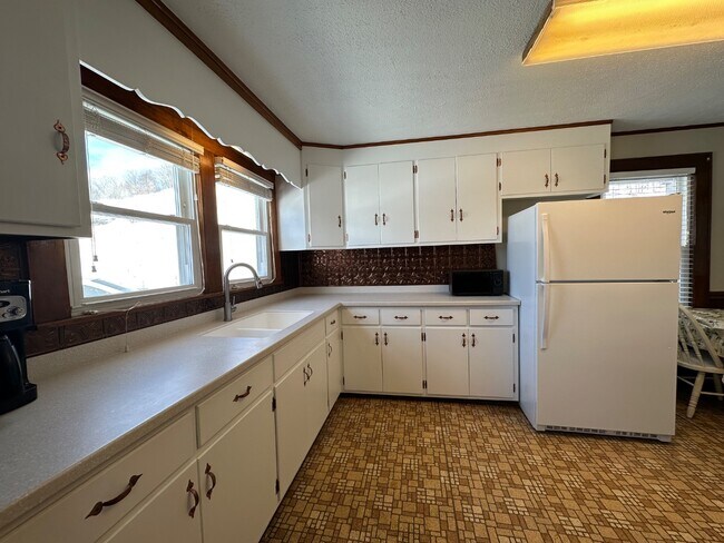 Building Photo - 6123 Boozy Creek Rd