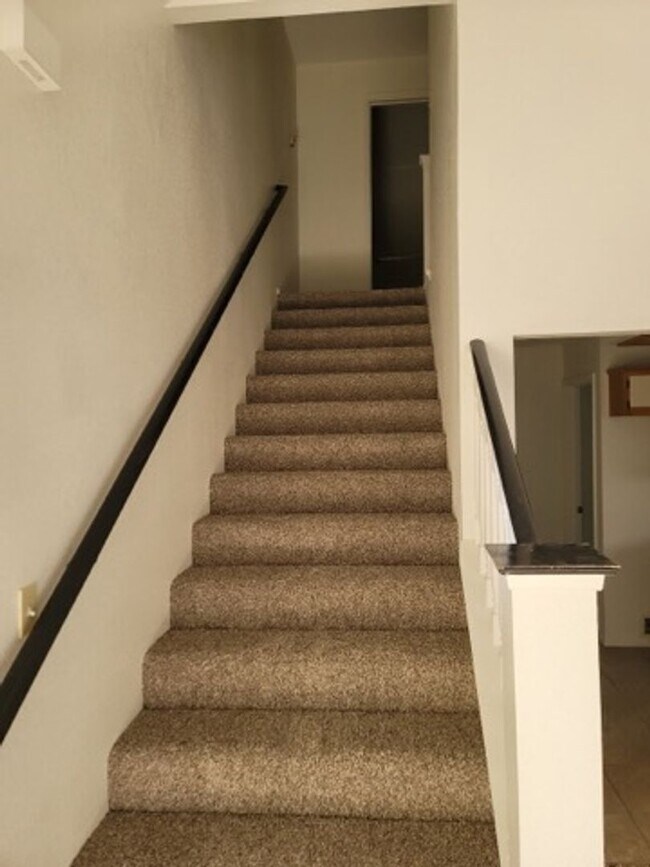 Building Photo - 90-90 Brewer St