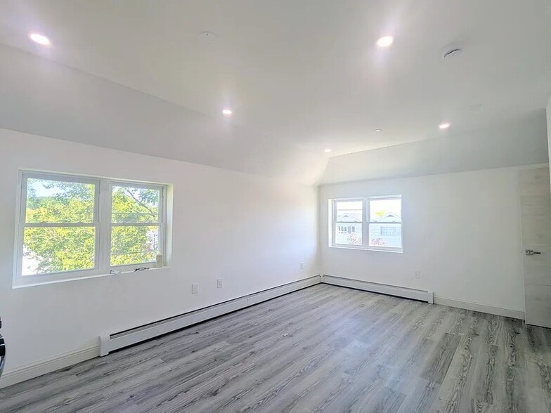 Building Photo - 3643 Palmer Ave