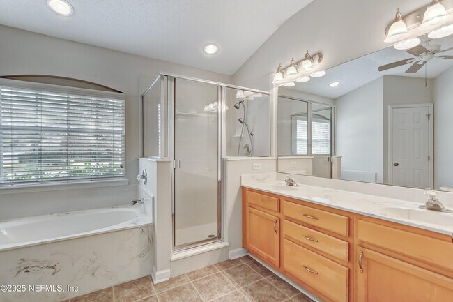 Building Photo - 749 Grand Parke Dr