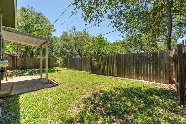 Building Photo - 9618 Sugar Hill Dr