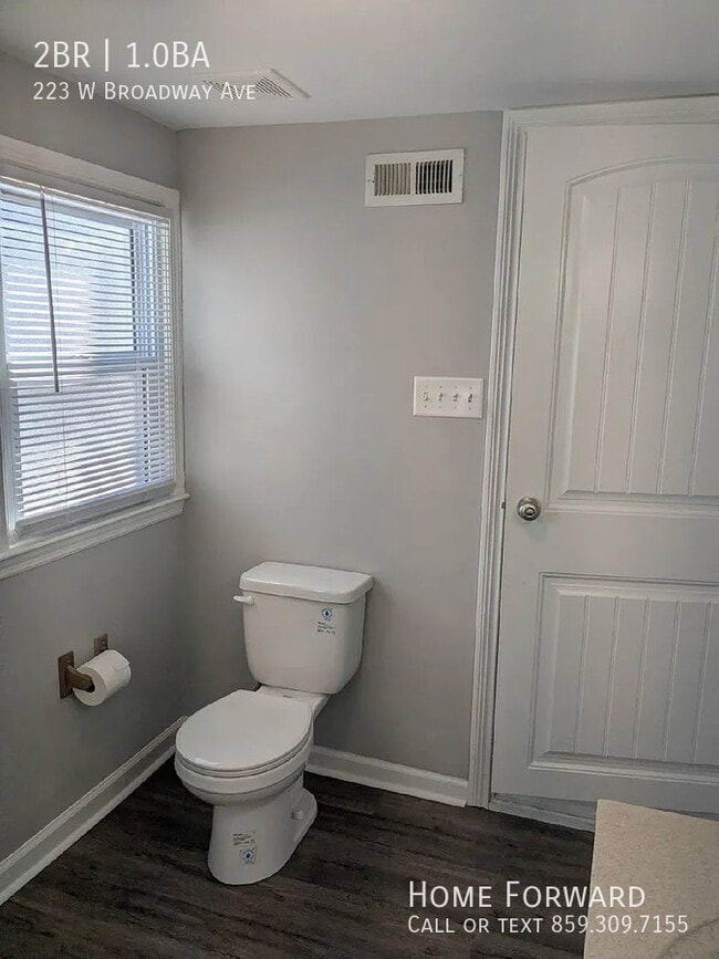 Building Photo - 223 W Broadway Ave