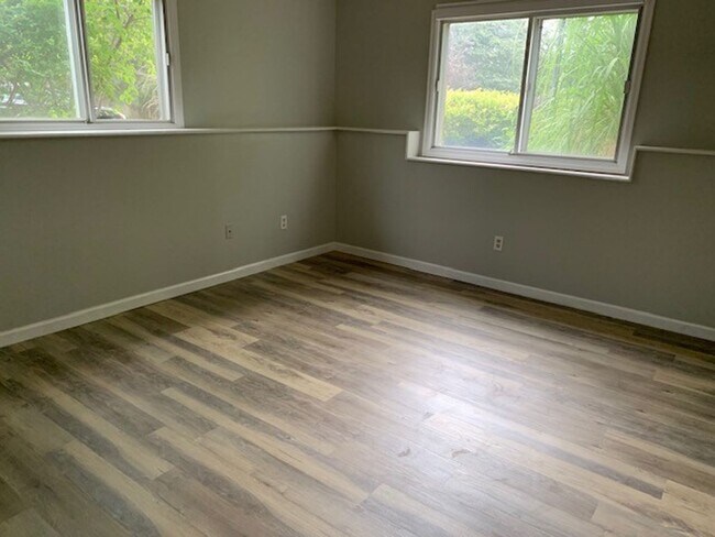 Building Photo - 4654 White Rock Cir
