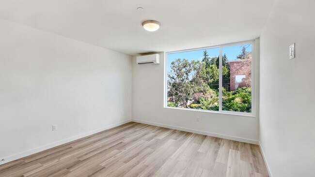 Building Photo - Modern Mount Baker Living with EV Parking