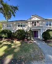 Building Photo - 165 Thoreau St