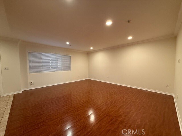 Building Photo - 13525 Vanowen St