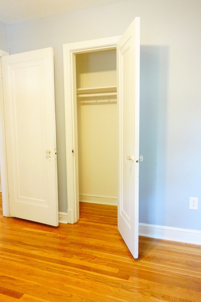 Building Photo - 8409 Greenwood Ave