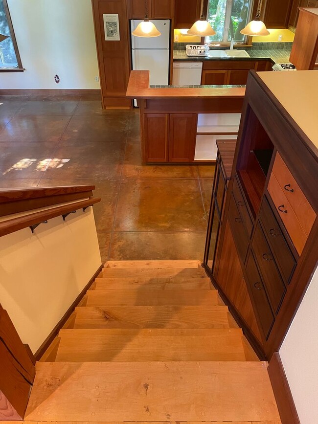 Building Photo - Langley Craftsman in Park-Like Setting and One Small Pet Allowed