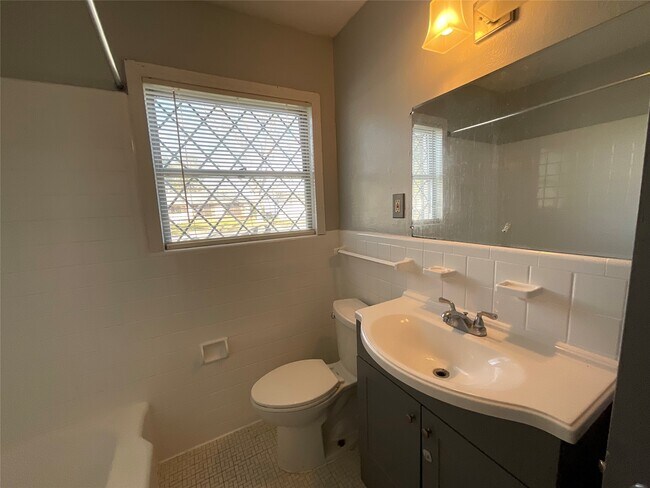 Building Photo - 1309 Jefferson St