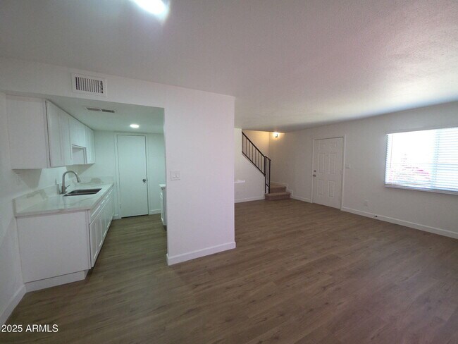 Building Photo - 4023 S 44th Way