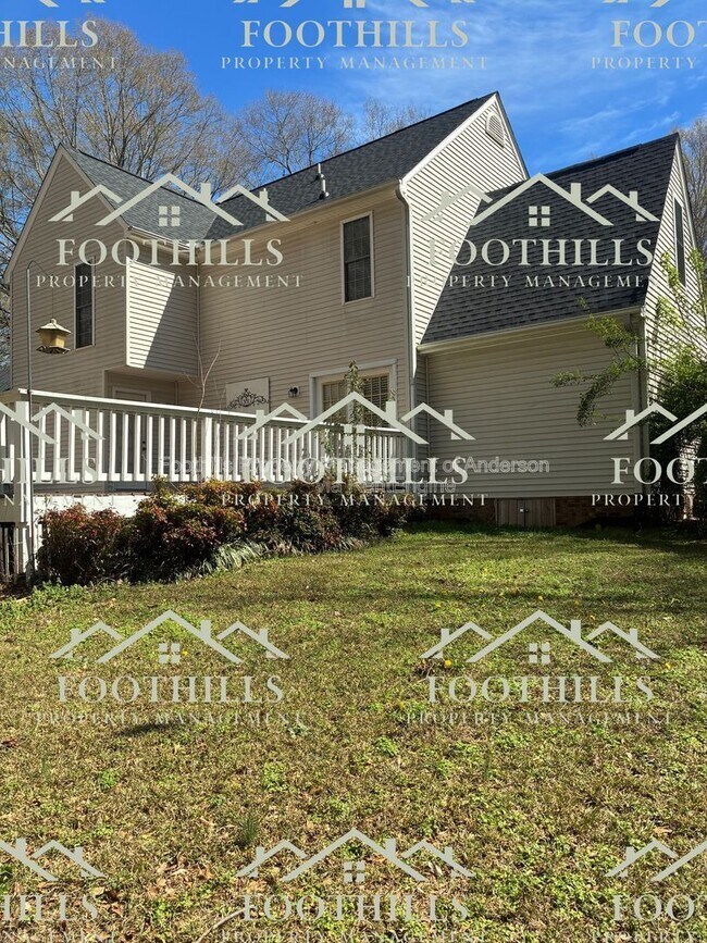 Building Photo - 115 Crosscreek Dr