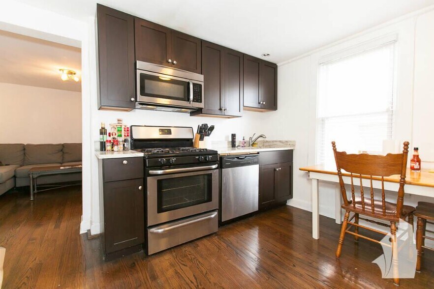 Primary Photo - 1629 W Huron St