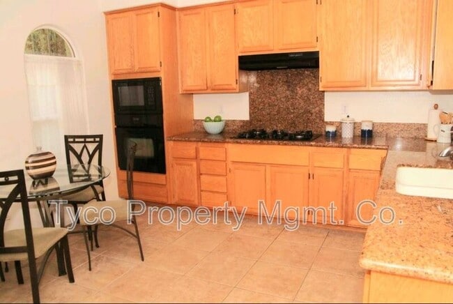 Building Photo - 2021 Pleasant Waters Ct
