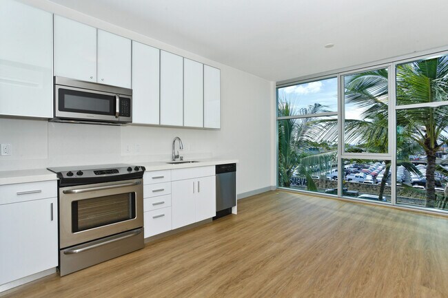 Building Photo - Convenient Living in Kakaako! Collection L...