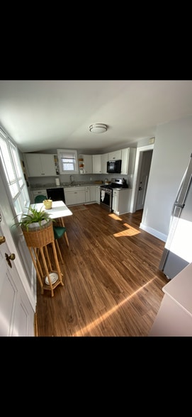 Building Photo - 2362 N 69th St