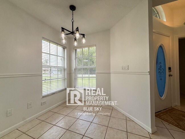 Building Photo - 6554 Gentle Ben Cir