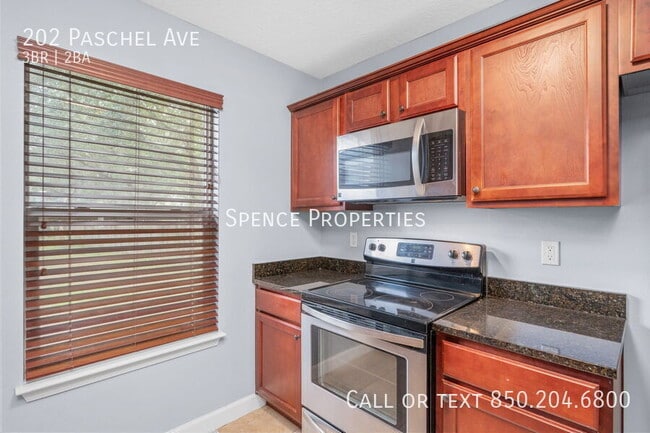 Building Photo - 202 Paschel Ave