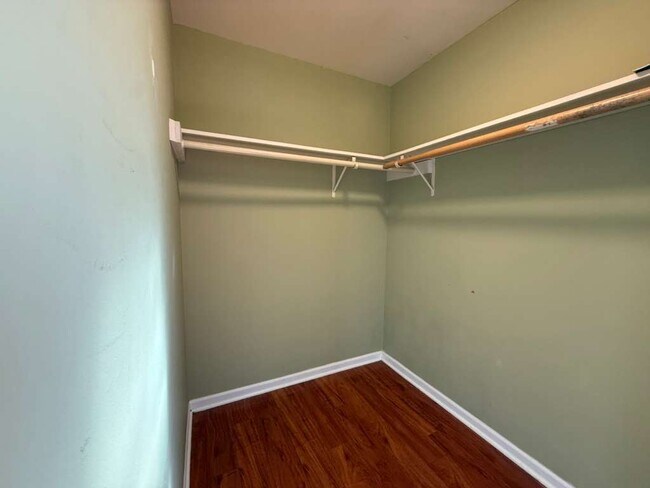 Building Photo - 1945 Hancock Dr