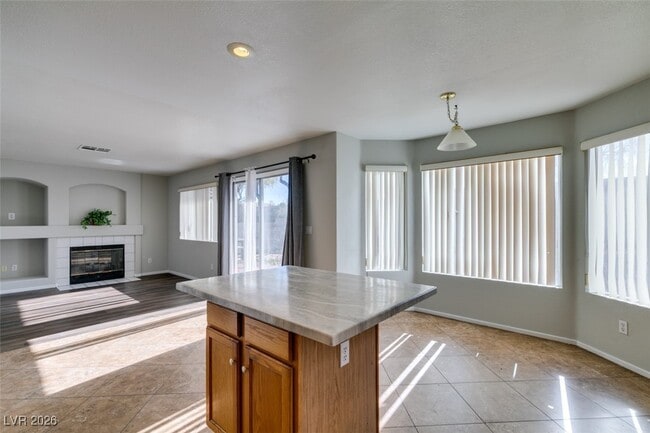 Building Photo - 7809 Calico Flower Ave