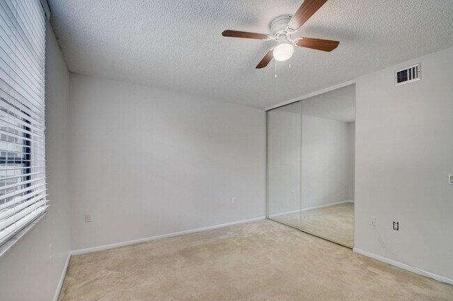 Building Photo - 3520 Whitehall Dr