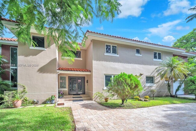 Building Photo - 1543 Dorado Ave