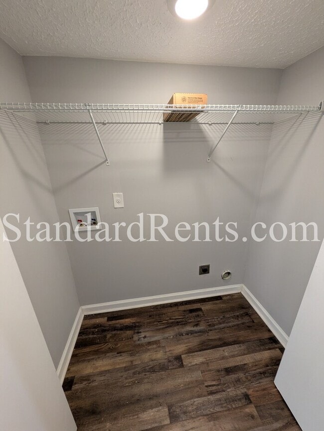 Building Photo - 2872 Spruce Cir