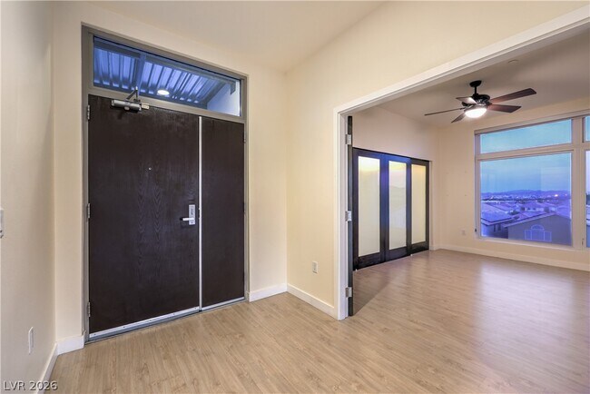 Building Photo - 8925 W Flamingo Rd