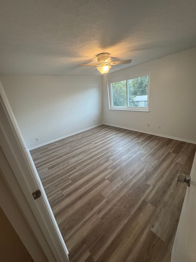 Building Photo - 1825 Flagg Ave