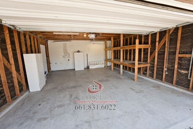 Building Photo - SW-Bakersfield 3 bedrooms 1 baths